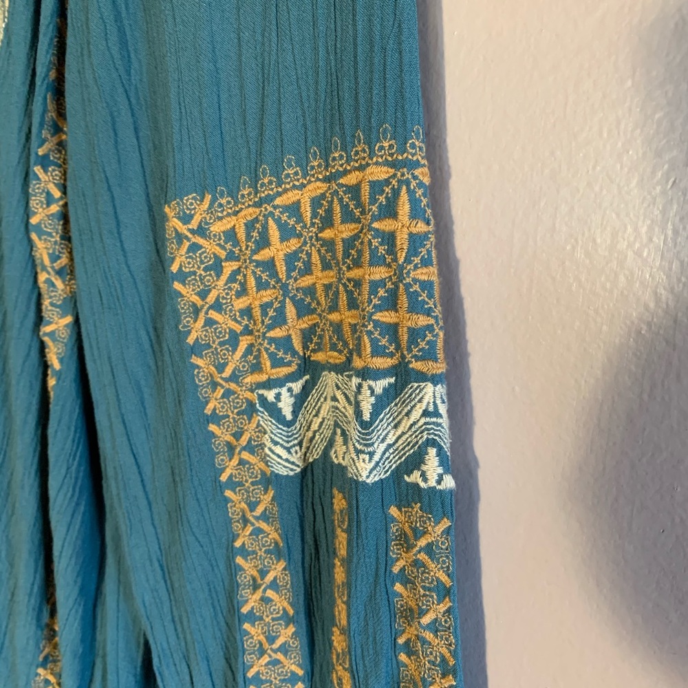 AMERICAN EAGLE BOHO EMBROIDERED PEASANT TOP - Picture 5 of 8
